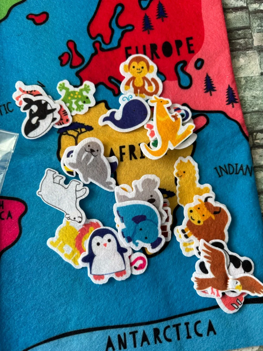 Felt World and US Maps